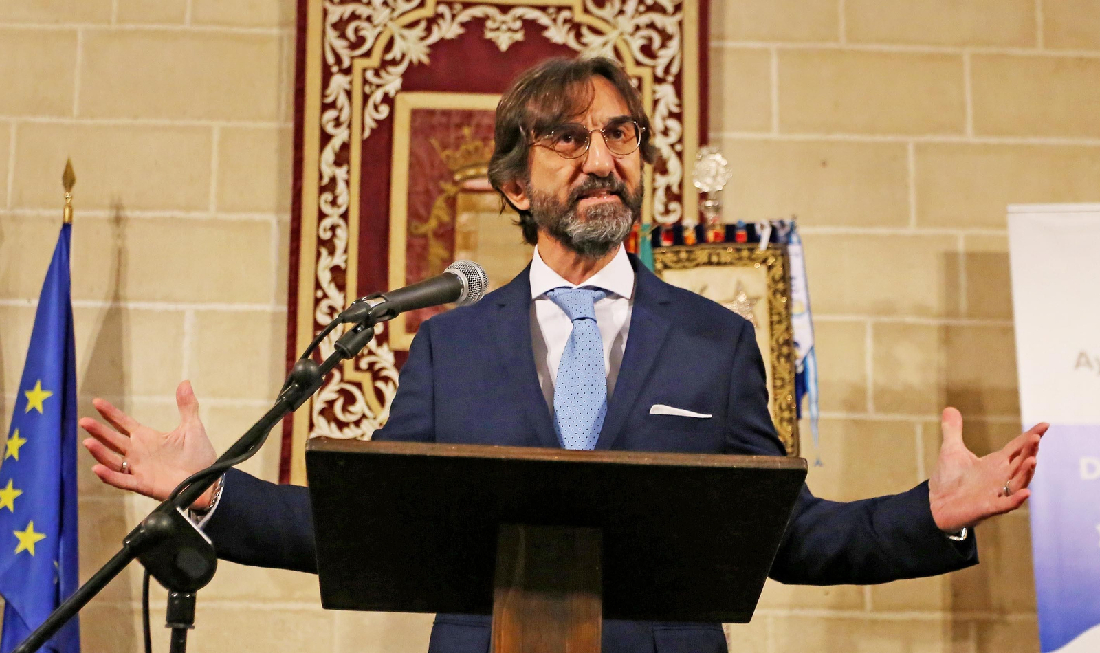Gabriel Álvarez pronunciando el Pregón de la Navidad.