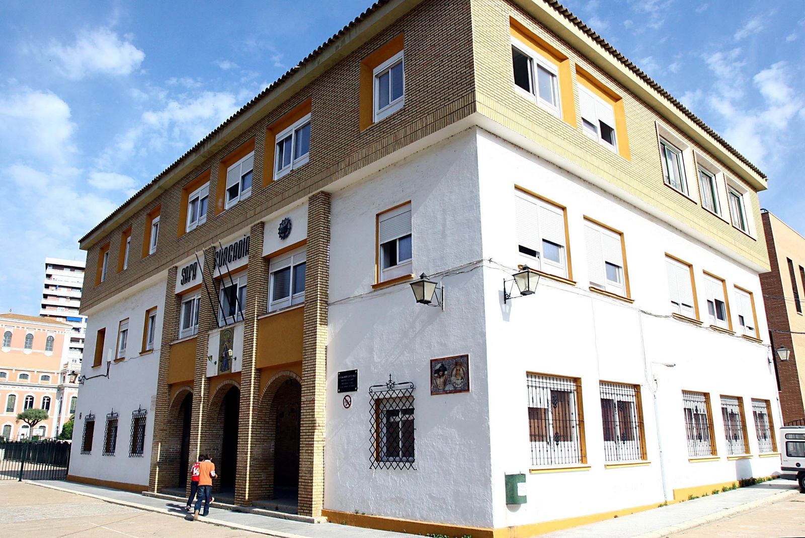 Uno de los edificios del Colegio Sagrada Familia.