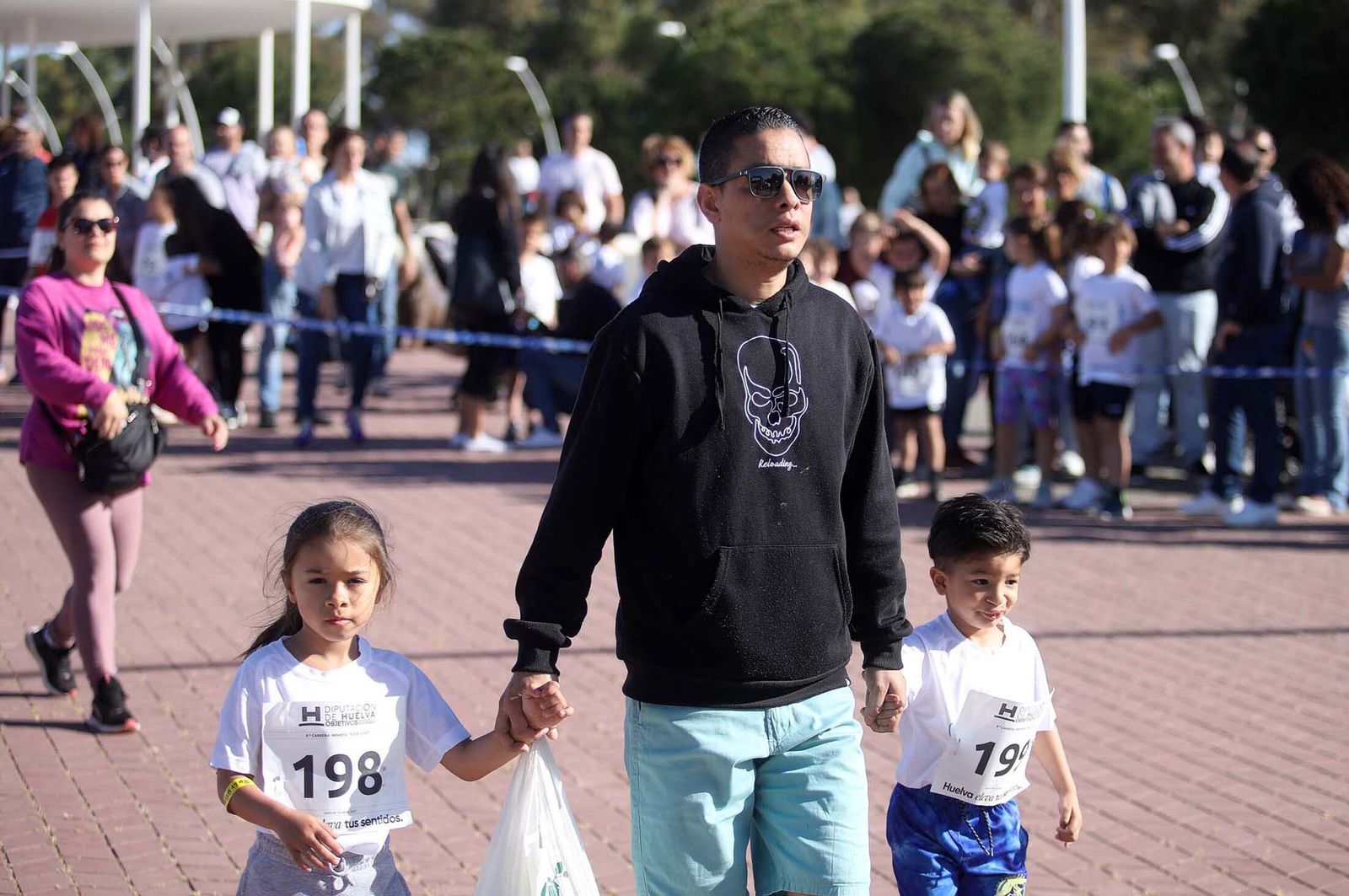 Imágenes de la carrera infantil previa a la "10K Puerta del Descubrimiento"