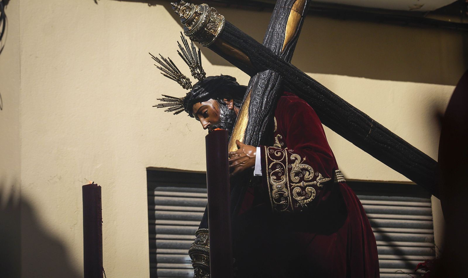 Imágenes del Vía Crucis del Cristo de las Tres Caídas