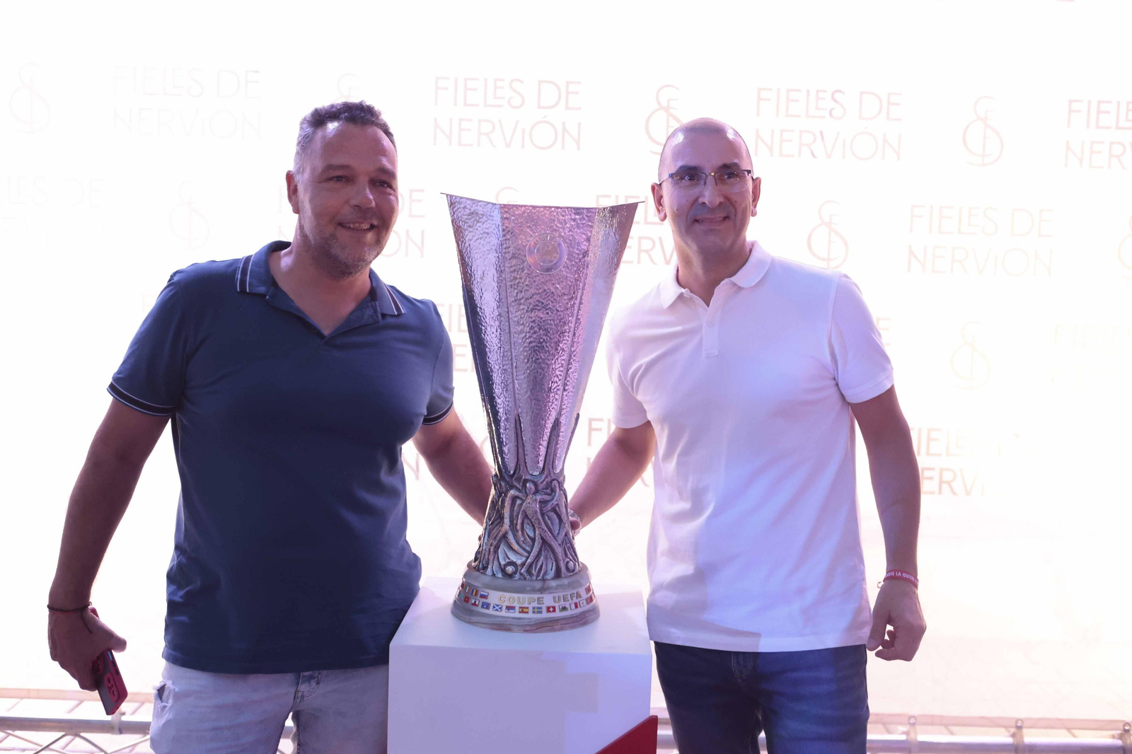 Búscate en las fotos del acto Fieles de Nervión