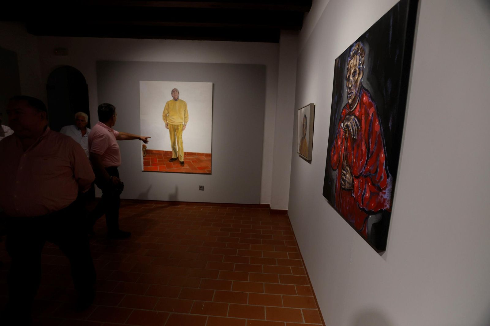 La exposición que repasa en retratos la vida de Antonio Gala, en imágenes