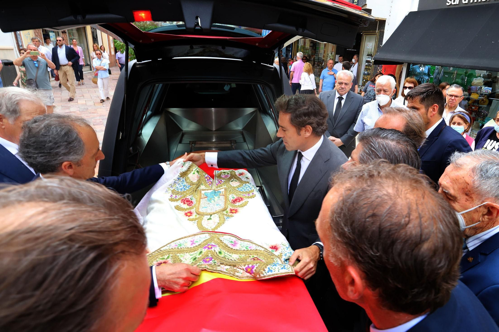 Misa funeral a Miguel Báez 'Litri', en imágenes