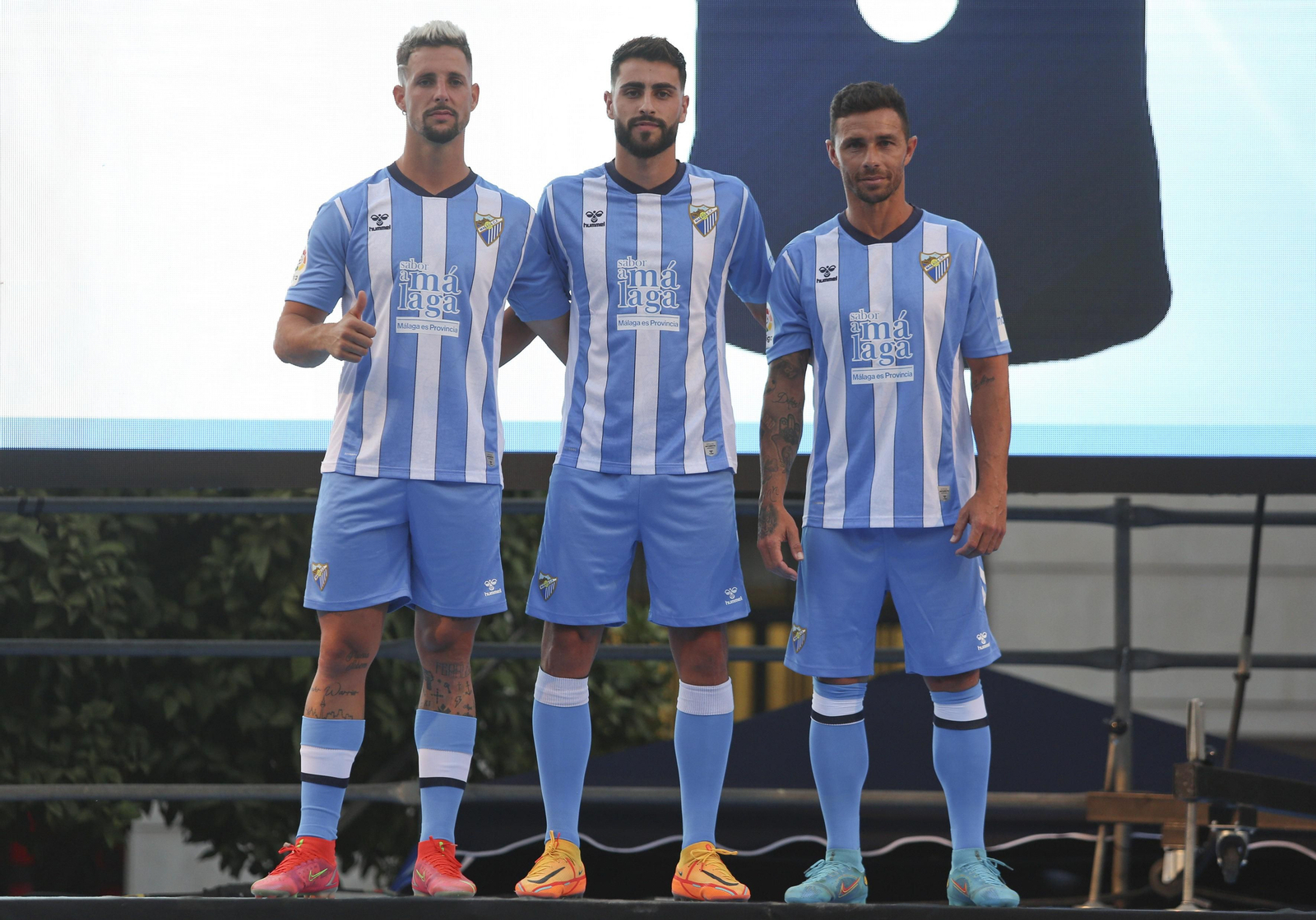 Las camisetas del Málaga CF toman el centro de la ciudad Las camisetas del Málaga CF toman el centro de la ciudad