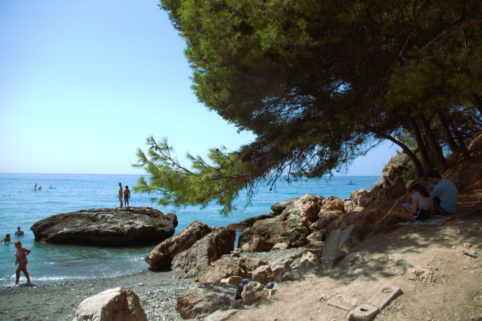 Fotos: así de llenas estaba las playas de Granada este primer fin de semana de agosto
