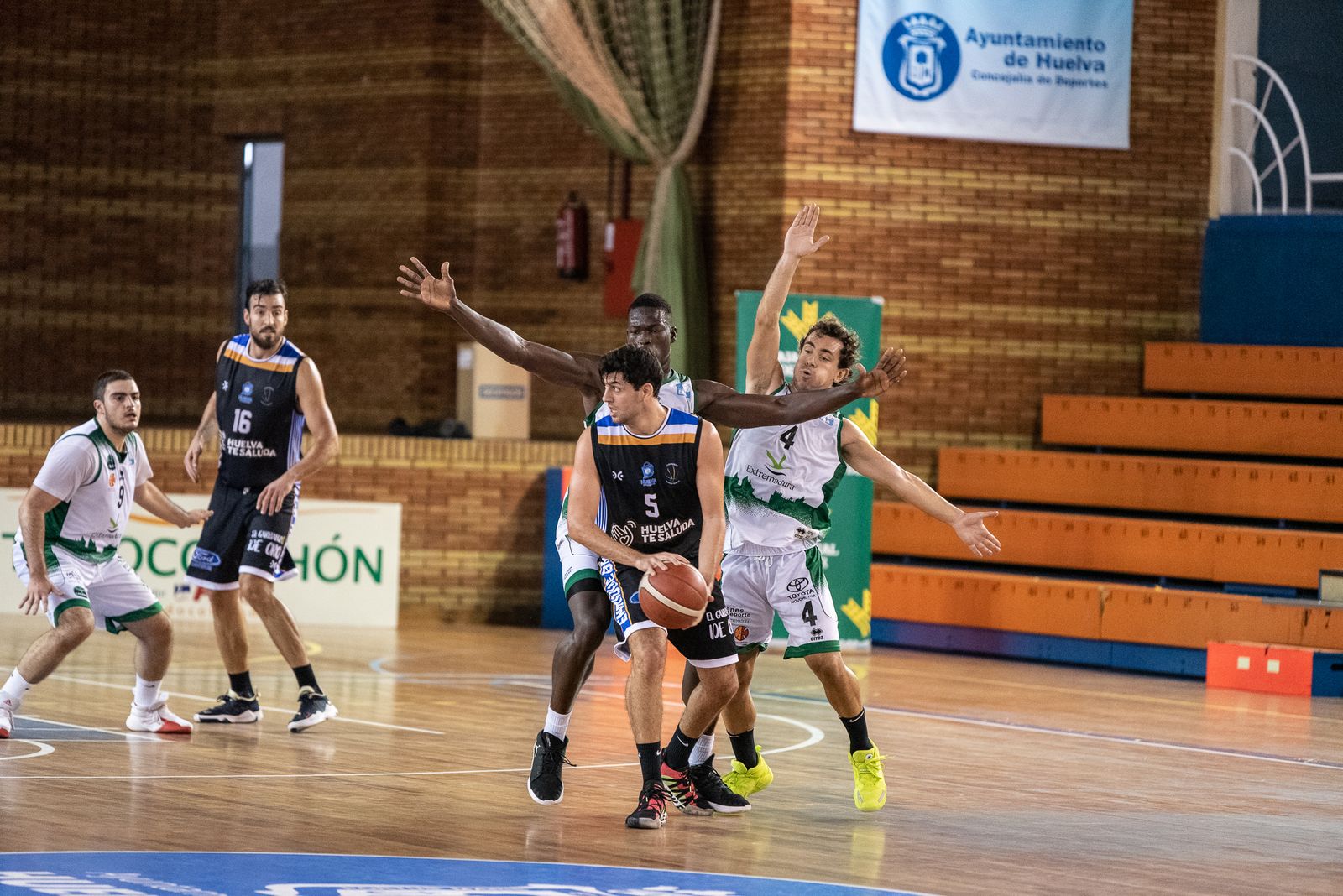 Baloncesto: Imágenes del Huelva Comercio - Extremadura