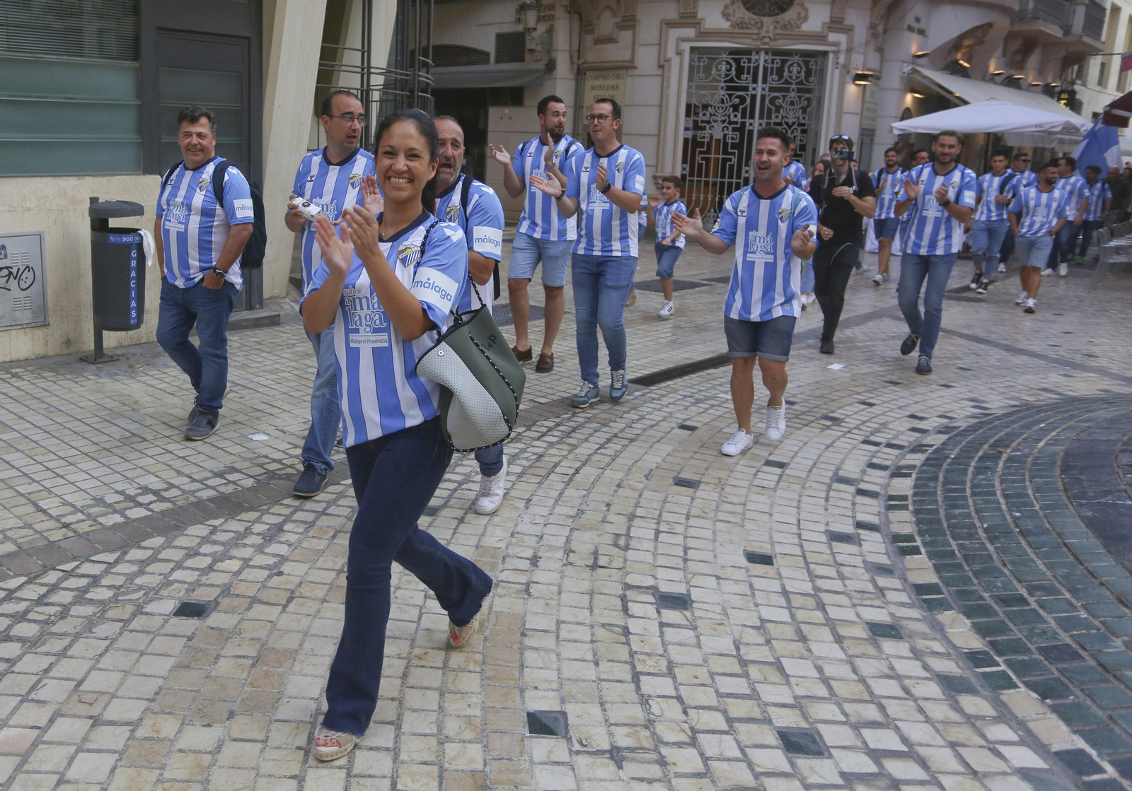Las camisetas del Málaga CF toman el centro de la ciudad Las camisetas del Málaga CF toman el centro de la ciudad
