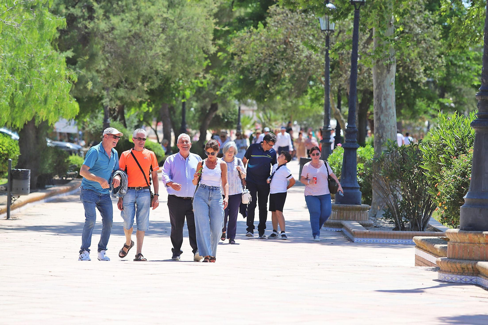 Ambiente en la aldea del Rocío en la mañana de domingo