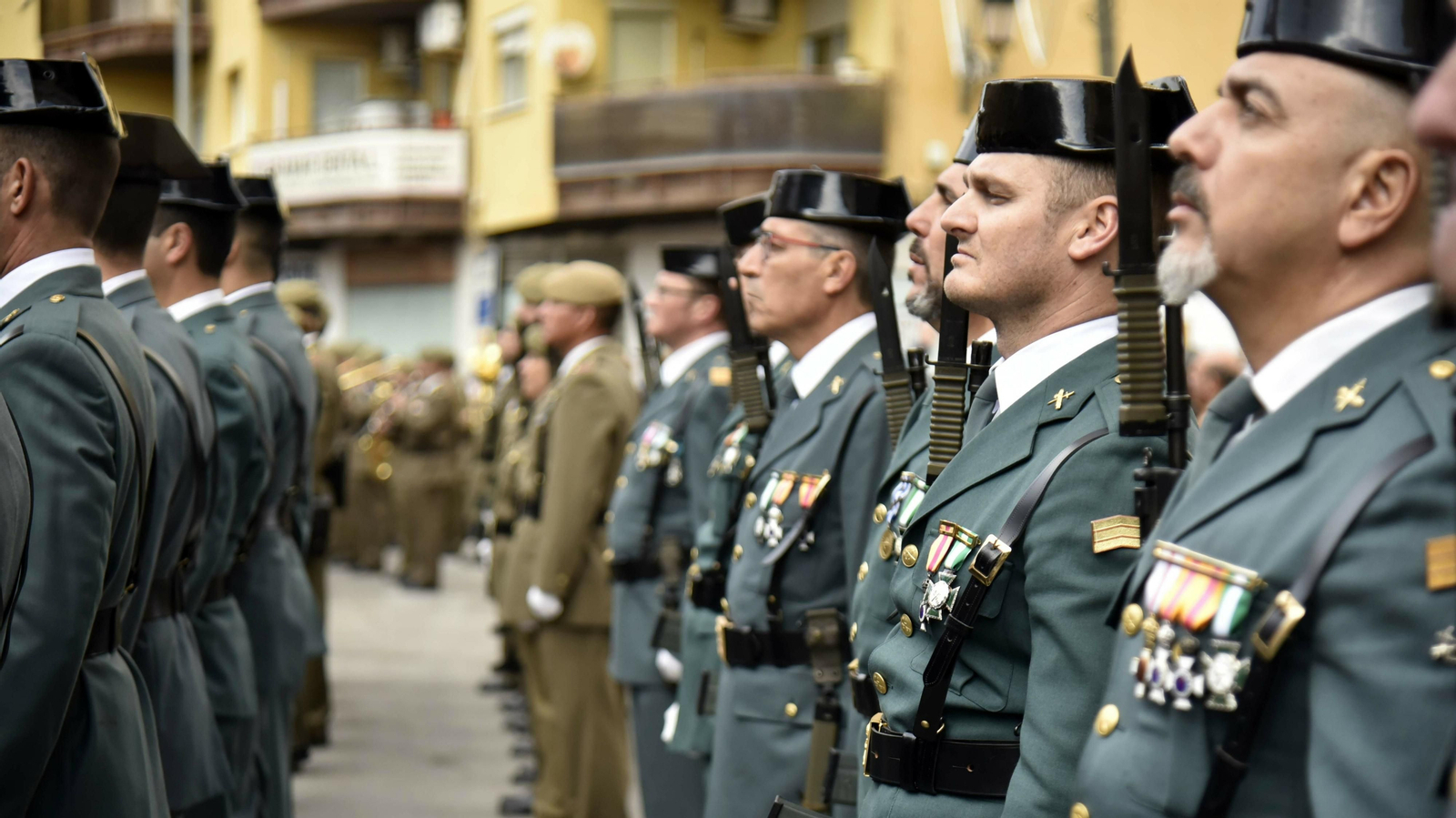 Las mejores fotos de la jura de bandera civil en La Línea
