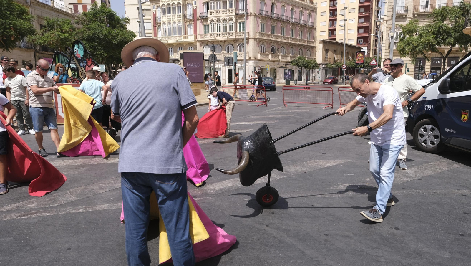 Exhibición de toreo de salón de la Escuela Taurina de Almería, en imágenes