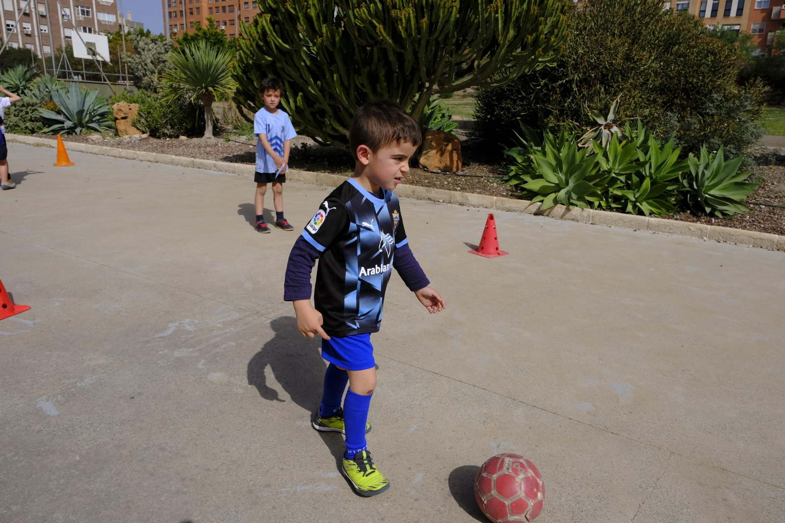 Fotogalería de los campus de Sporting Almería y Fútbol Indoor La Academia.