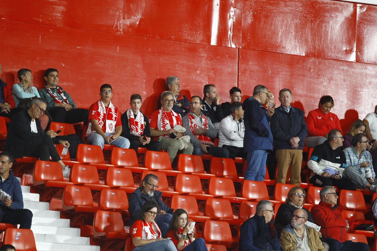 Búscate en las fotos de público del partido U.D. Almería-Deportivo de La Coruña