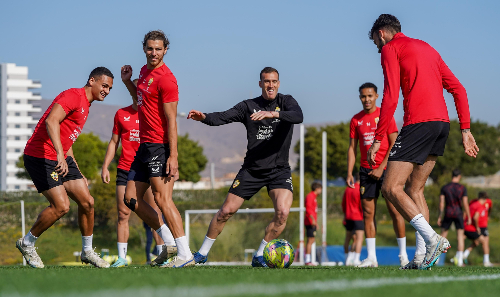 La plantilla almeriense espera volver a sonreír dos meses después