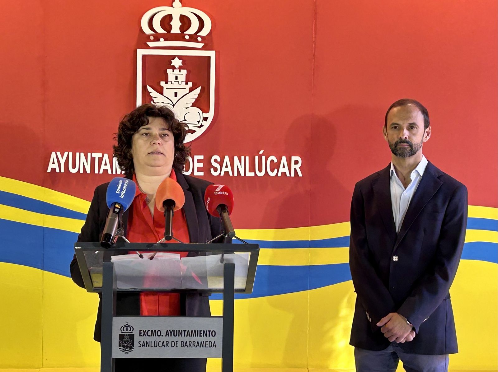 Carmen Álvarez y Víctor Mora detallaron los nuevos presupuestos.