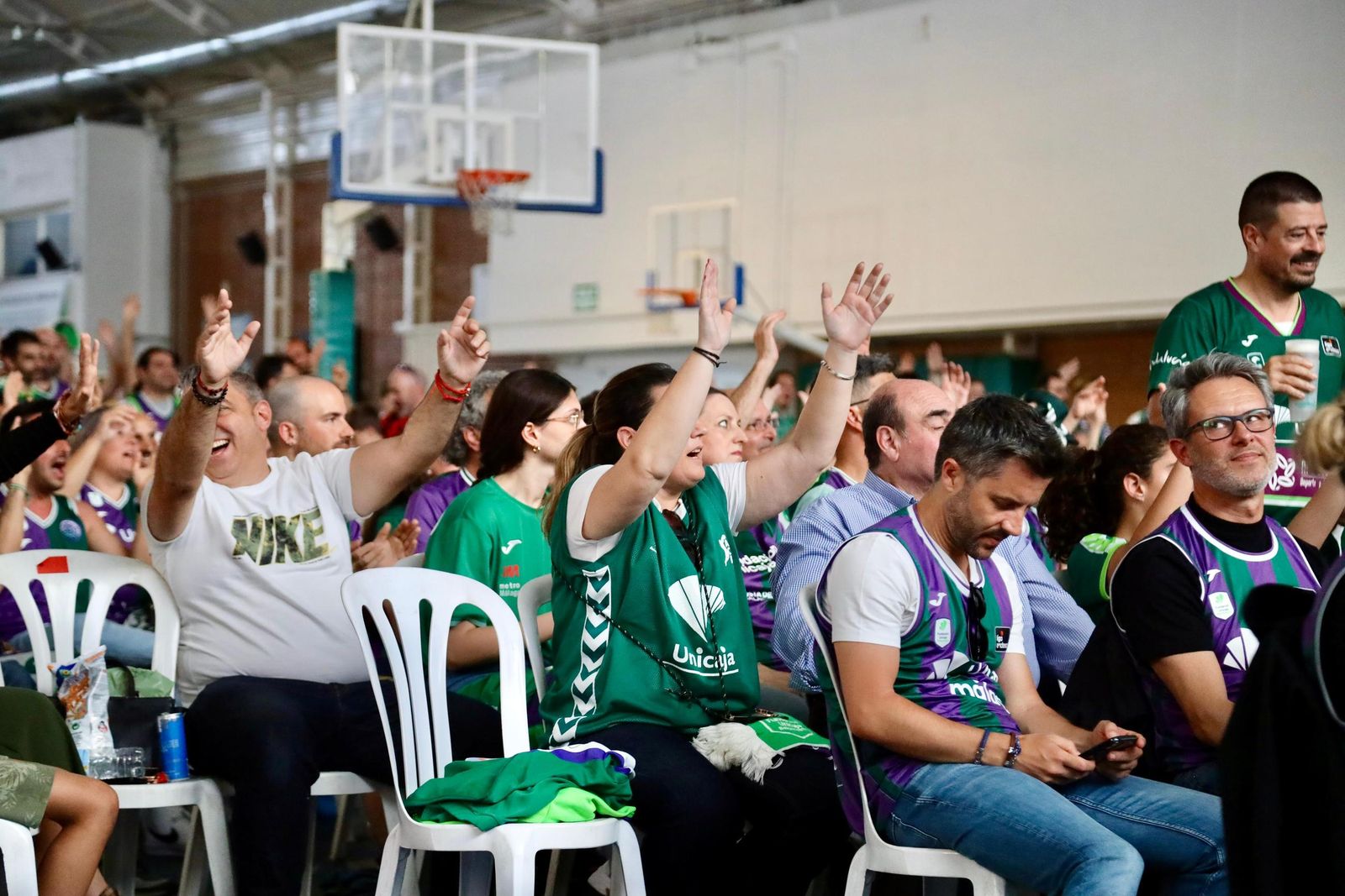 La locura en Los Guindos: ¡Búscate durante la final de BCL del Unicaja!