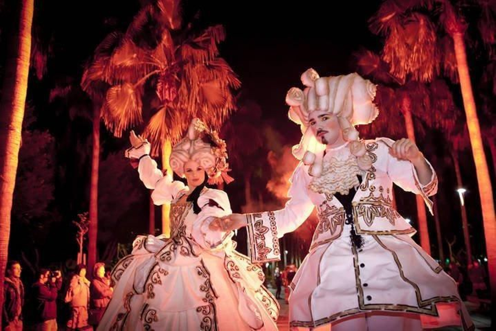 El Pasacalles de Paco Cañizares dará luz y color a la propuesta.