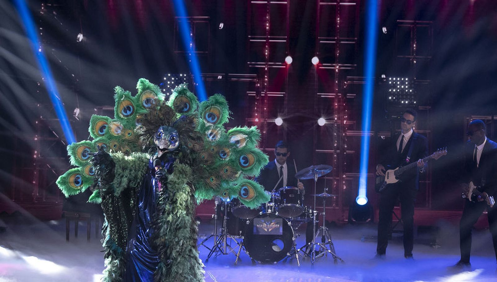 Pavo Real durante su actuación en 'Mask Singer'