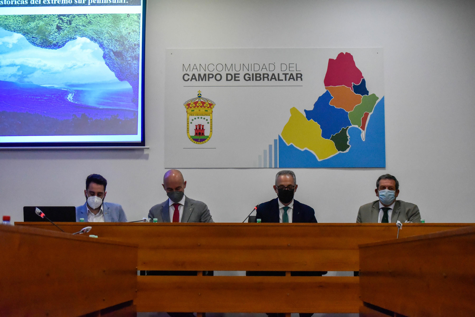 Fotos de la presentación de la  revista Almoraima