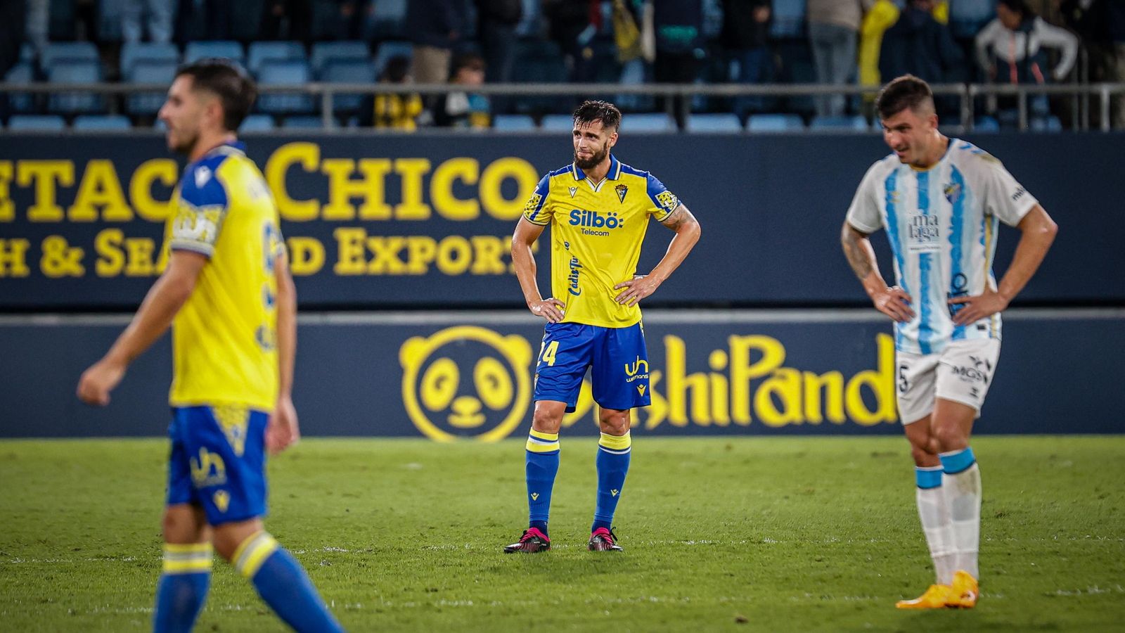 Búscate entre las imágenes del partido de futbol Cádiz CF - Málaga CF