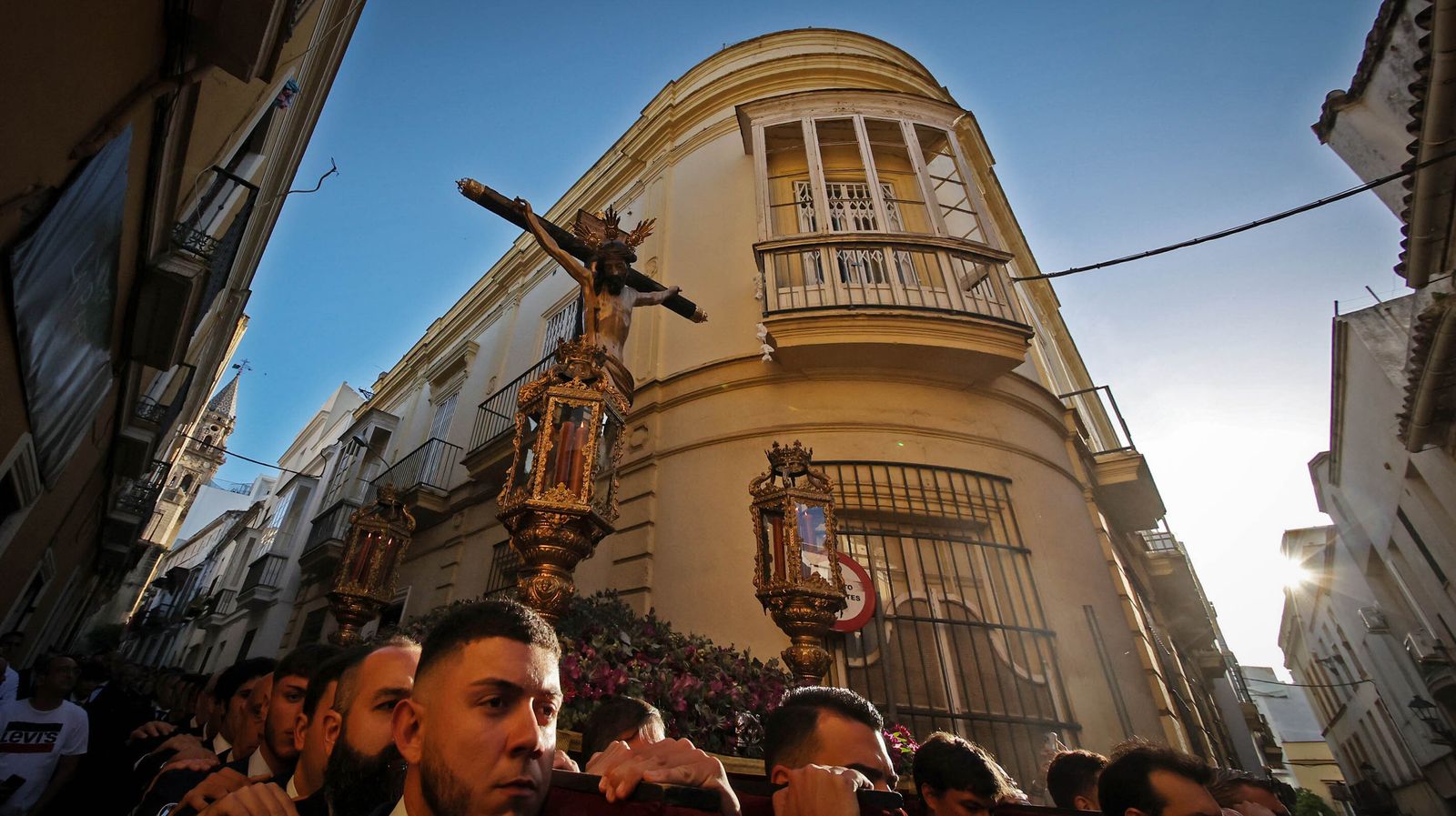 Vía Crucis extraordinario del Santo Crucifijo en Jerez