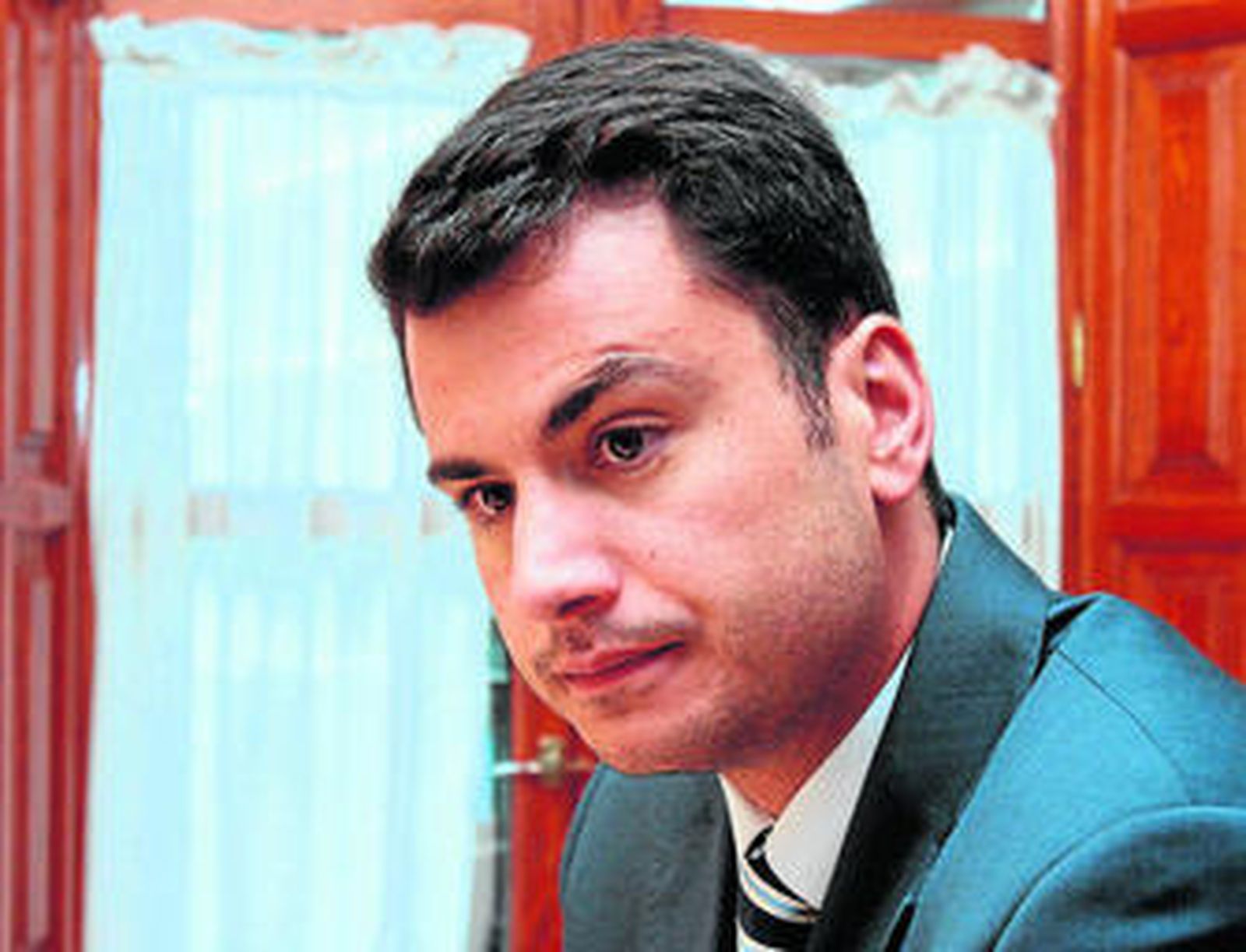 Daniel Pineda, en las oficinas de Ausbanc en Granada.