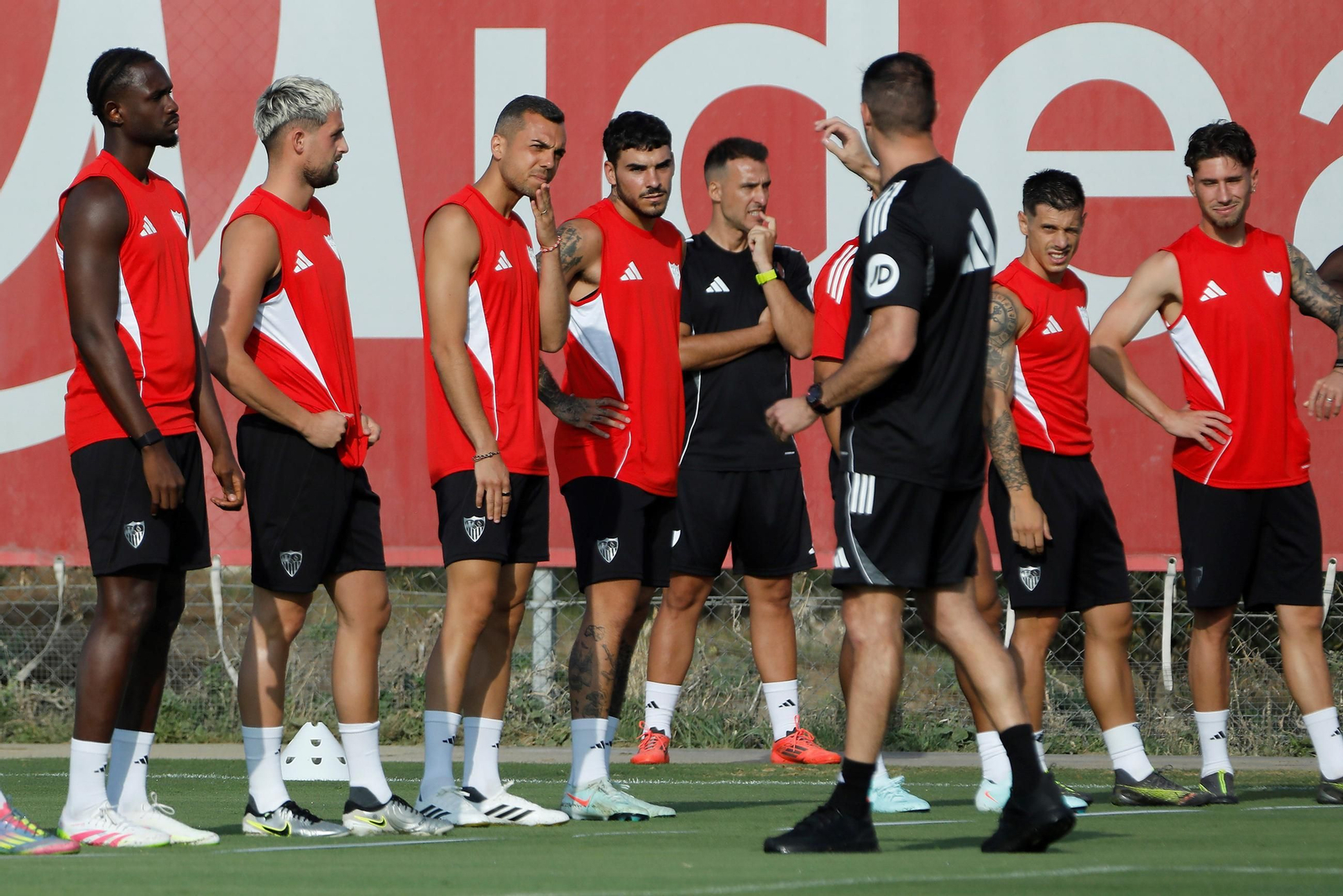 Las fotos del primer entrenamiento del Sevilla FC de la temporada 2025/2026