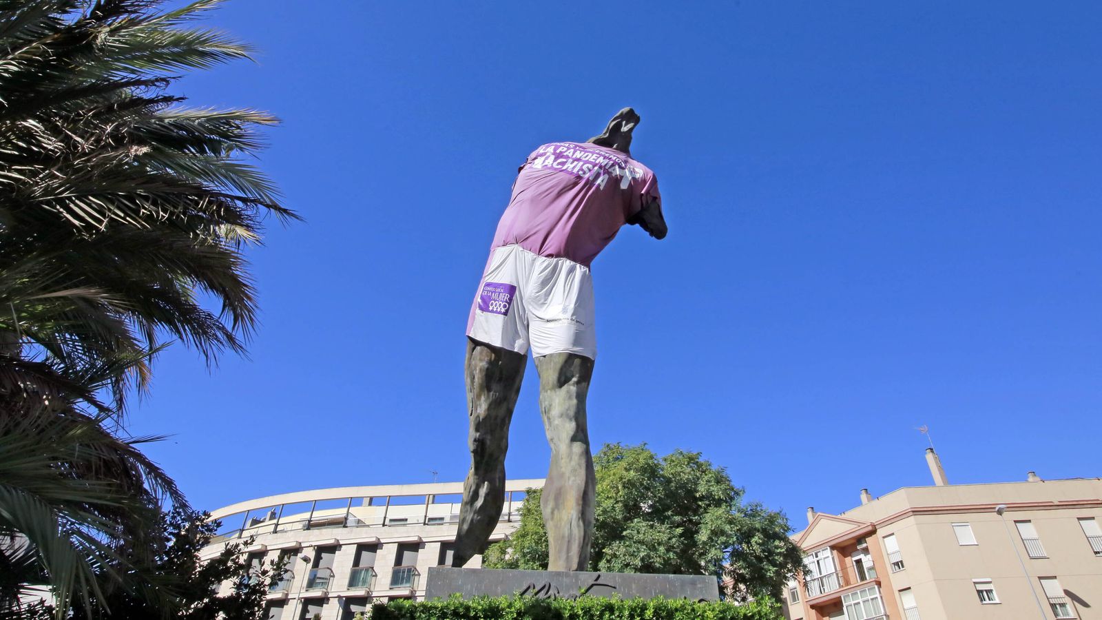 Imágenes del Minotauro vestido contra la Violencia de Género