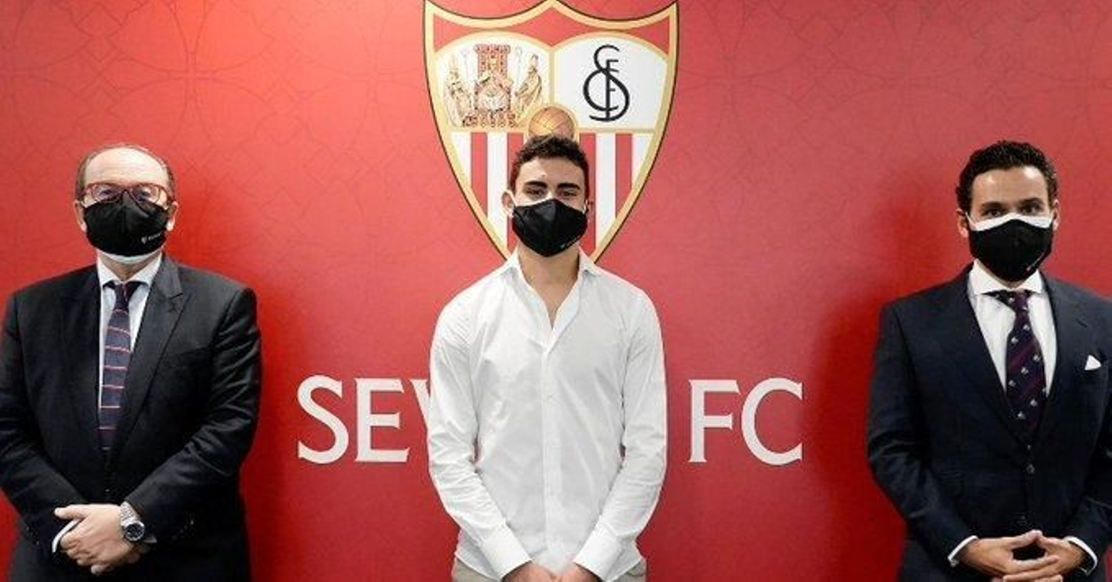 Pablo Pérez, junto a José Castro y a José María del Nido Carrasco