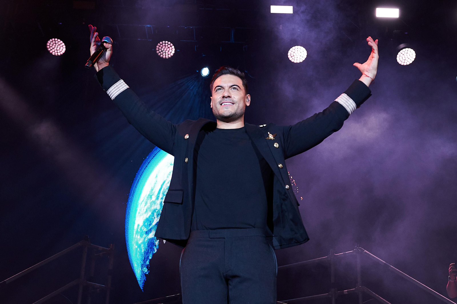 Las fotos del concierto de Carlos Rivera en La Maestranza de Sevilla