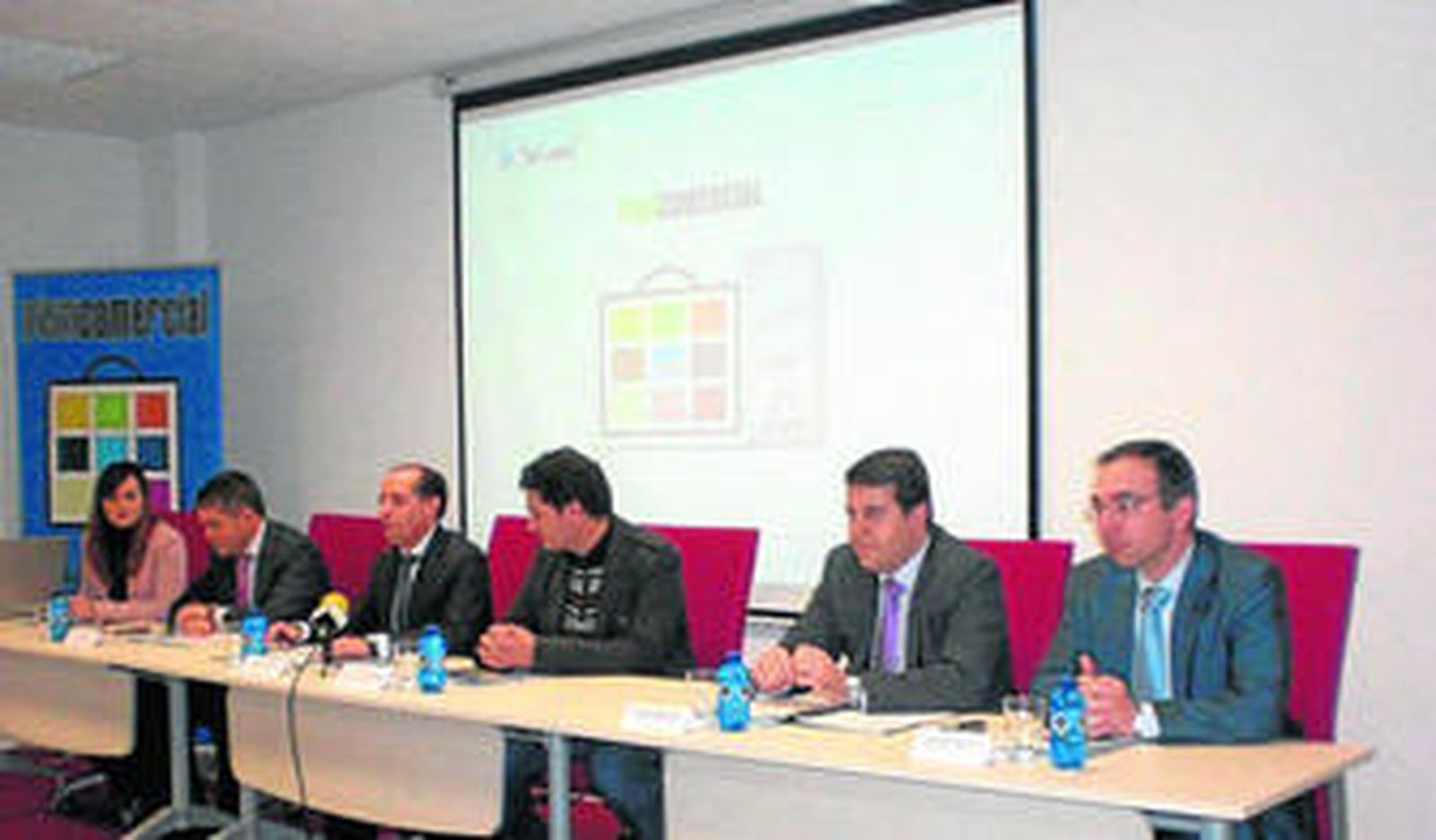 Rocío Espinosa, Juan Castallo, Juan Carlos Sanz, Ángel Díaz, Juan Jesús Martínez y Pedro Rincón, en la presentación.