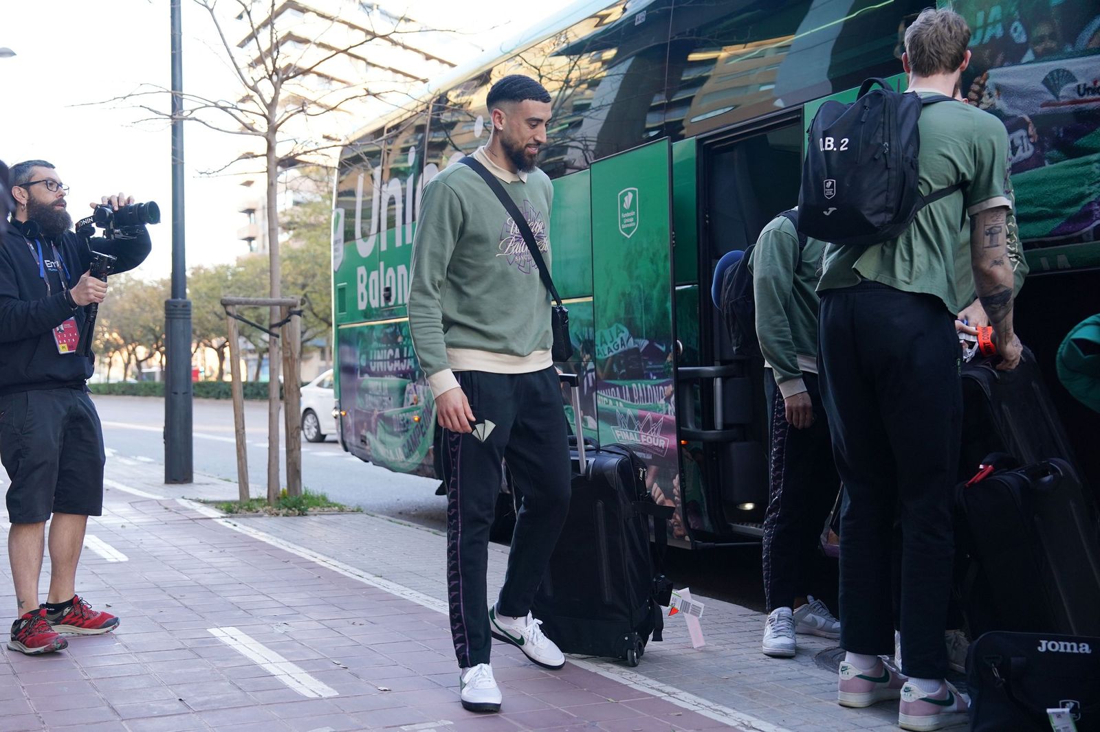 El Unicaja ya está en Valencia para la Copa del Rey tras un pesado viaje