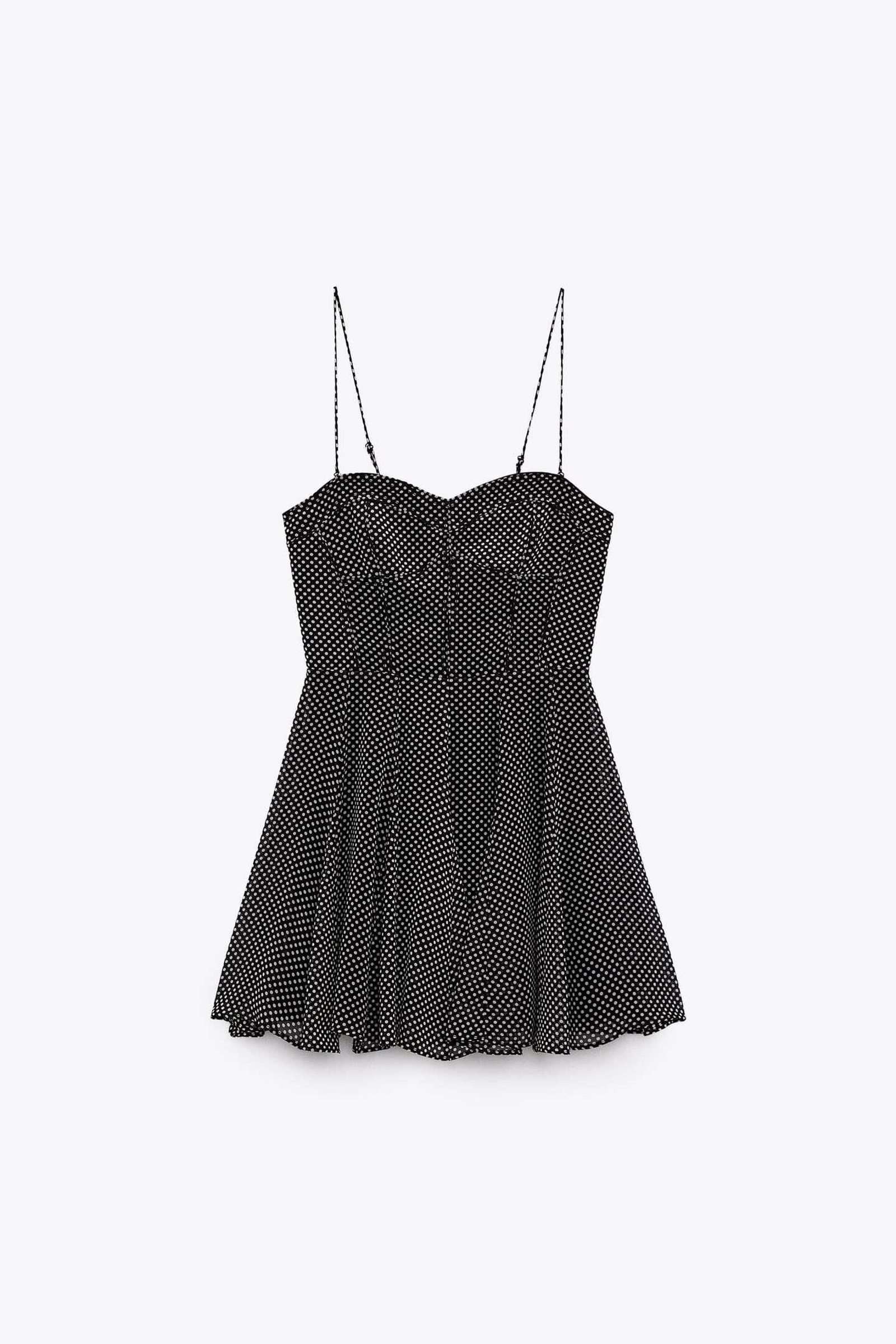 Vestido de lunares tipo corsé de Zara. Vestido de lunares tipo corsé de Zara.