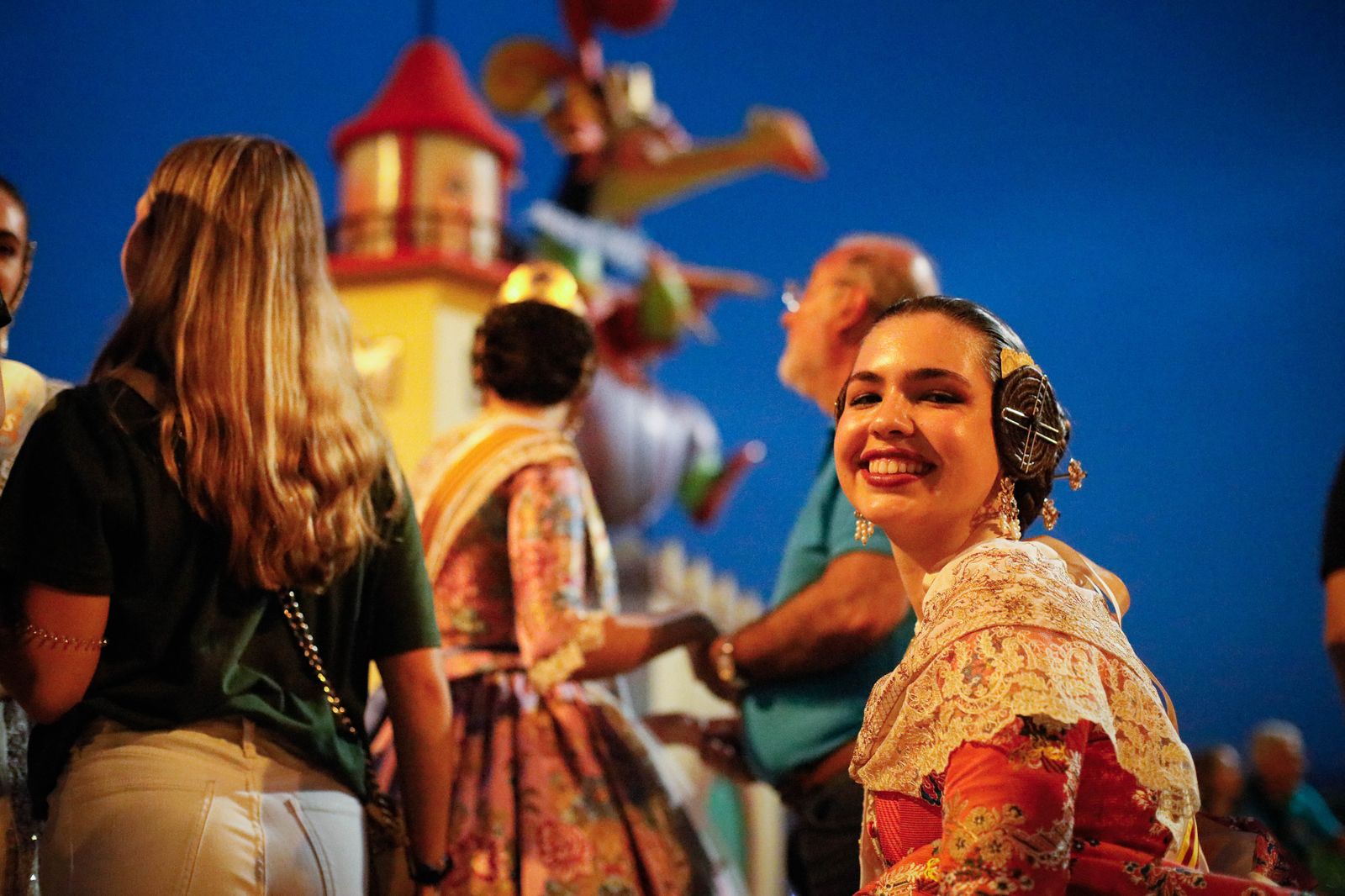 La cremá de las fallas cierra el ‘Fallers pel Món’ en imágenes