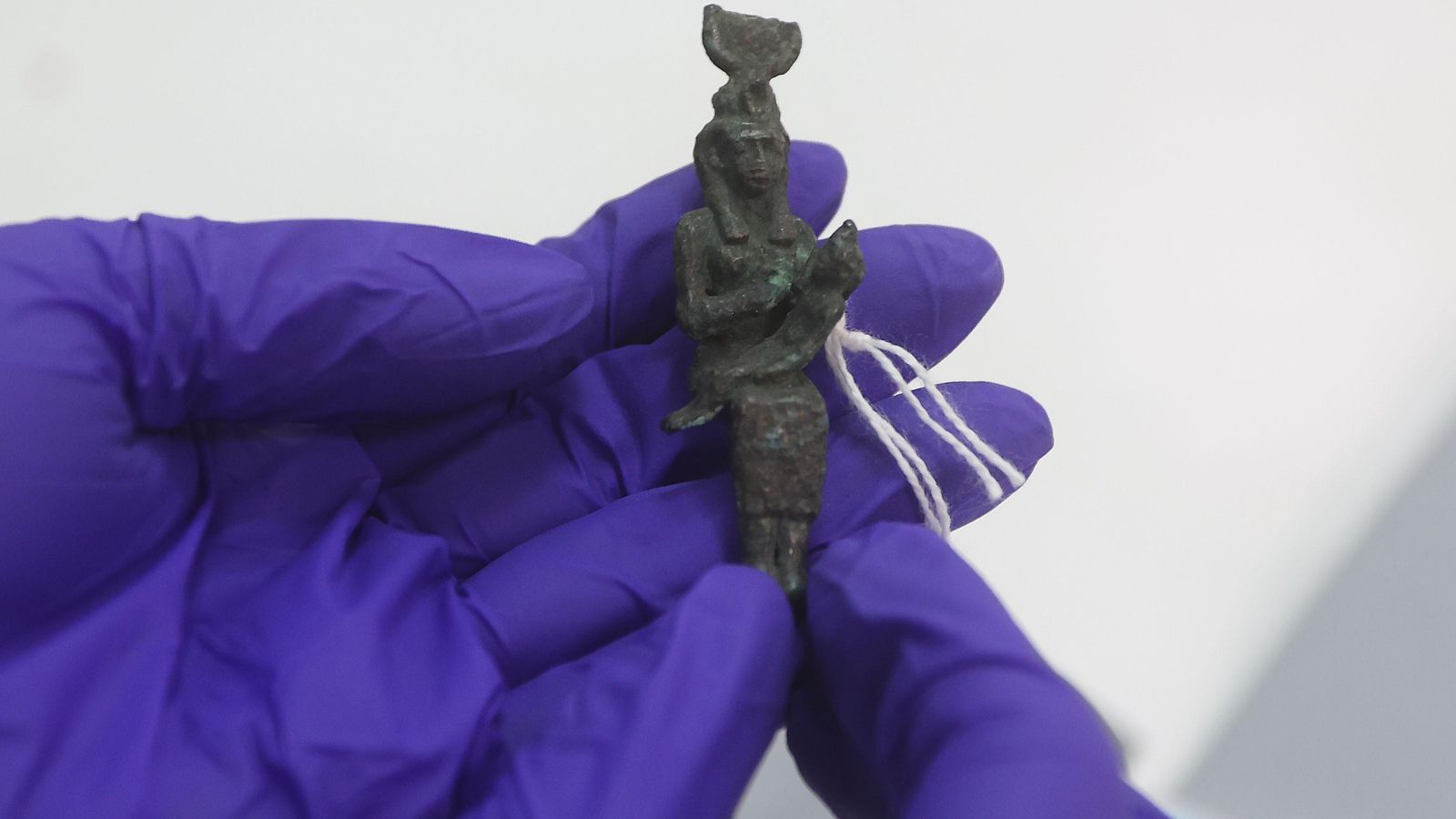 Isis amamantando a Horus.