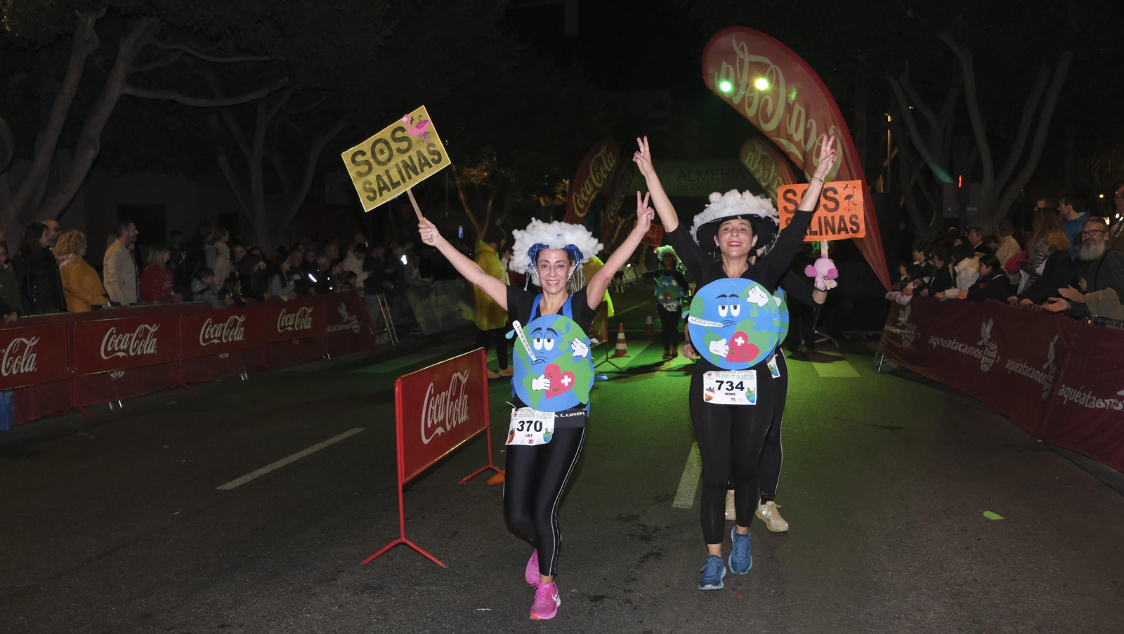 Imágenes de la XIV edición de la San Silvestre de Almería