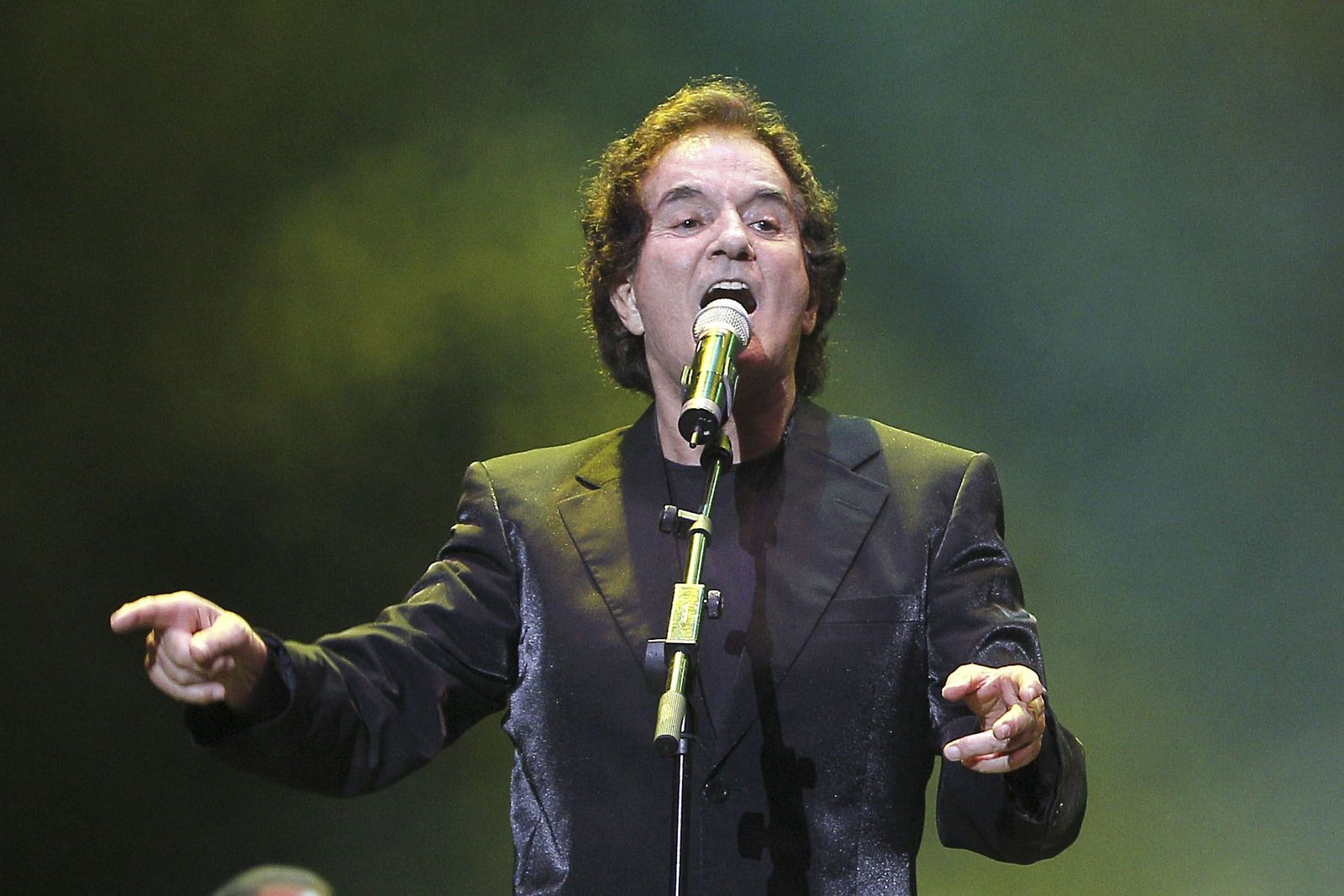 Manuel de la Calva (88 años) - Miembro y compositor del Dúo Dinámico, fue uno de los pioneros del pop español. Murió a causa de una fibrosis pulmonar