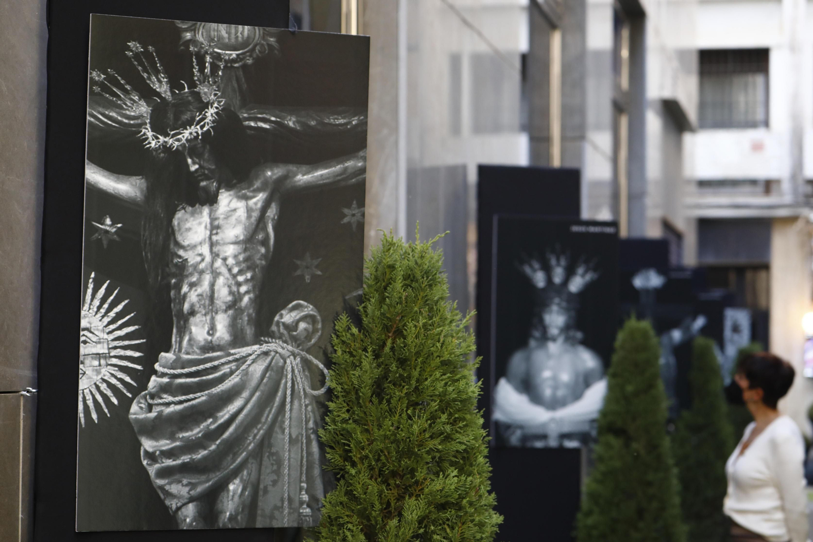 El comercio de Córdoba se engalana para la Pasión