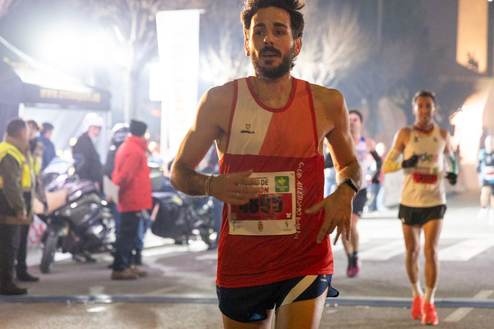 En imágenes: búscate en tu llegada a meta de la Carrera de San Antón 2026 (21)