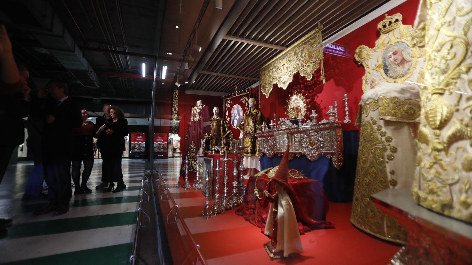 La exposición de Semana Santa en El Corte Inglés de Algeciras