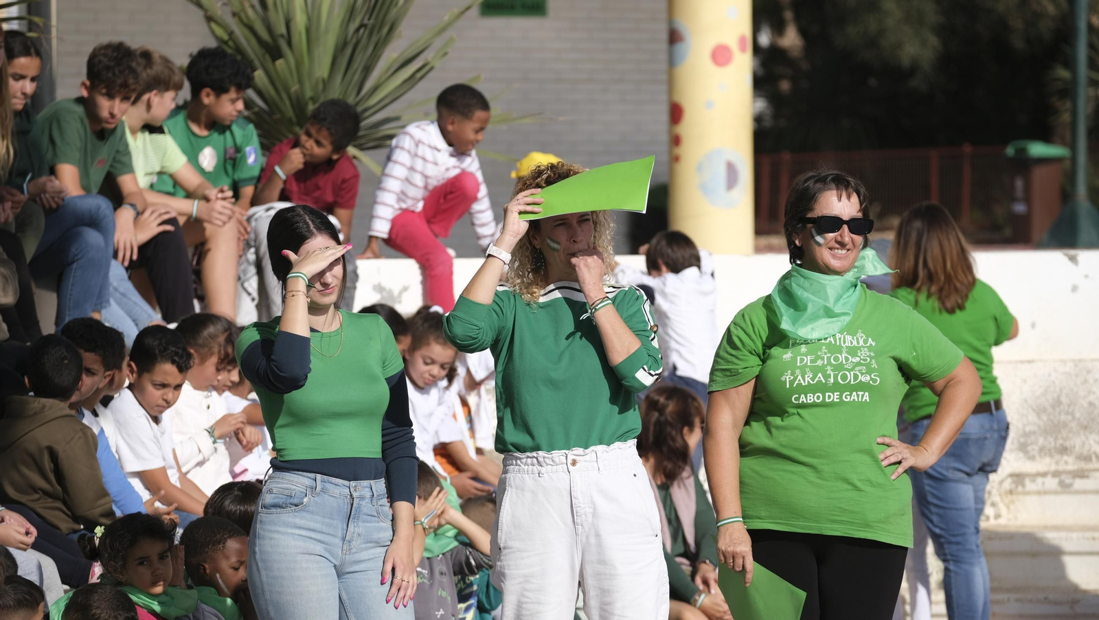 Día de la Bandera de Andalucía en el Colegio Virgen del Mar de Cabo de Gata, en imágenes