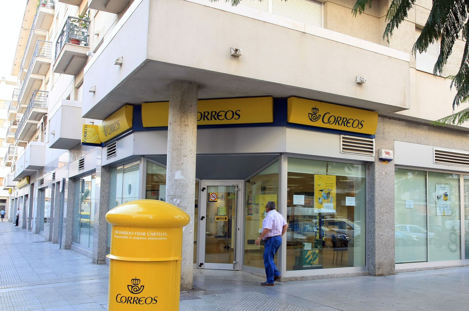 Oficina de Correos de la avenida de Italia en Huelva.