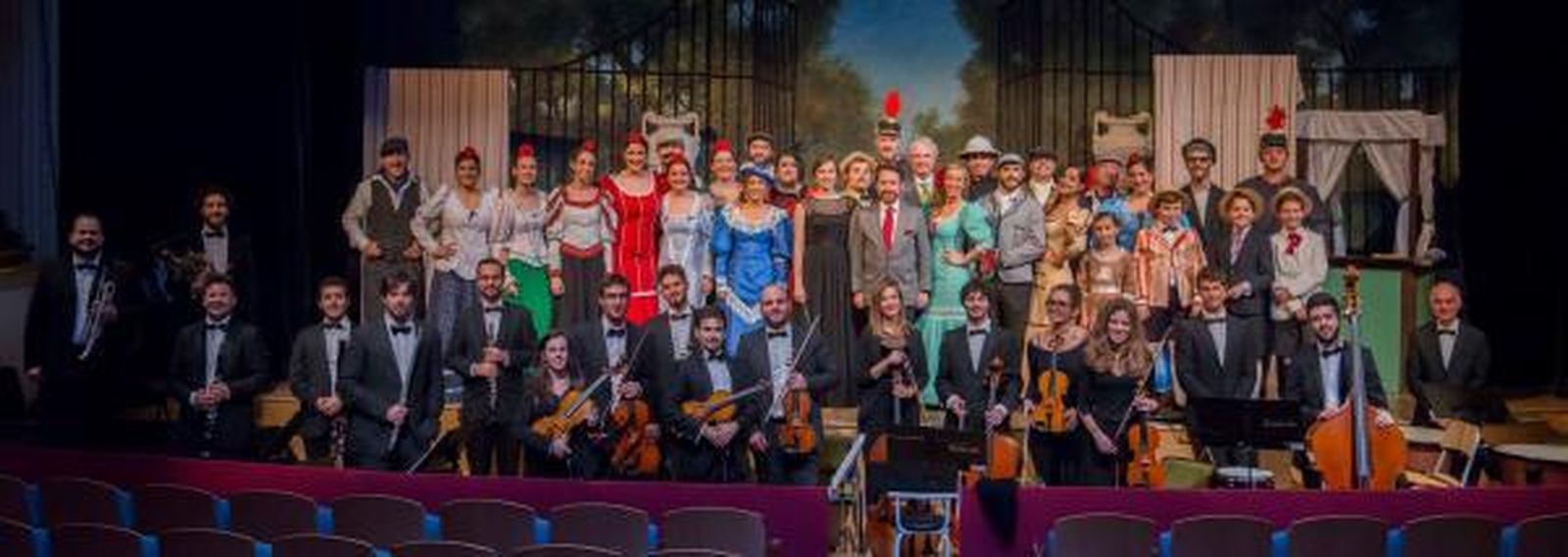 Los integrantes de la Compañía Sevillana de Zarzuela