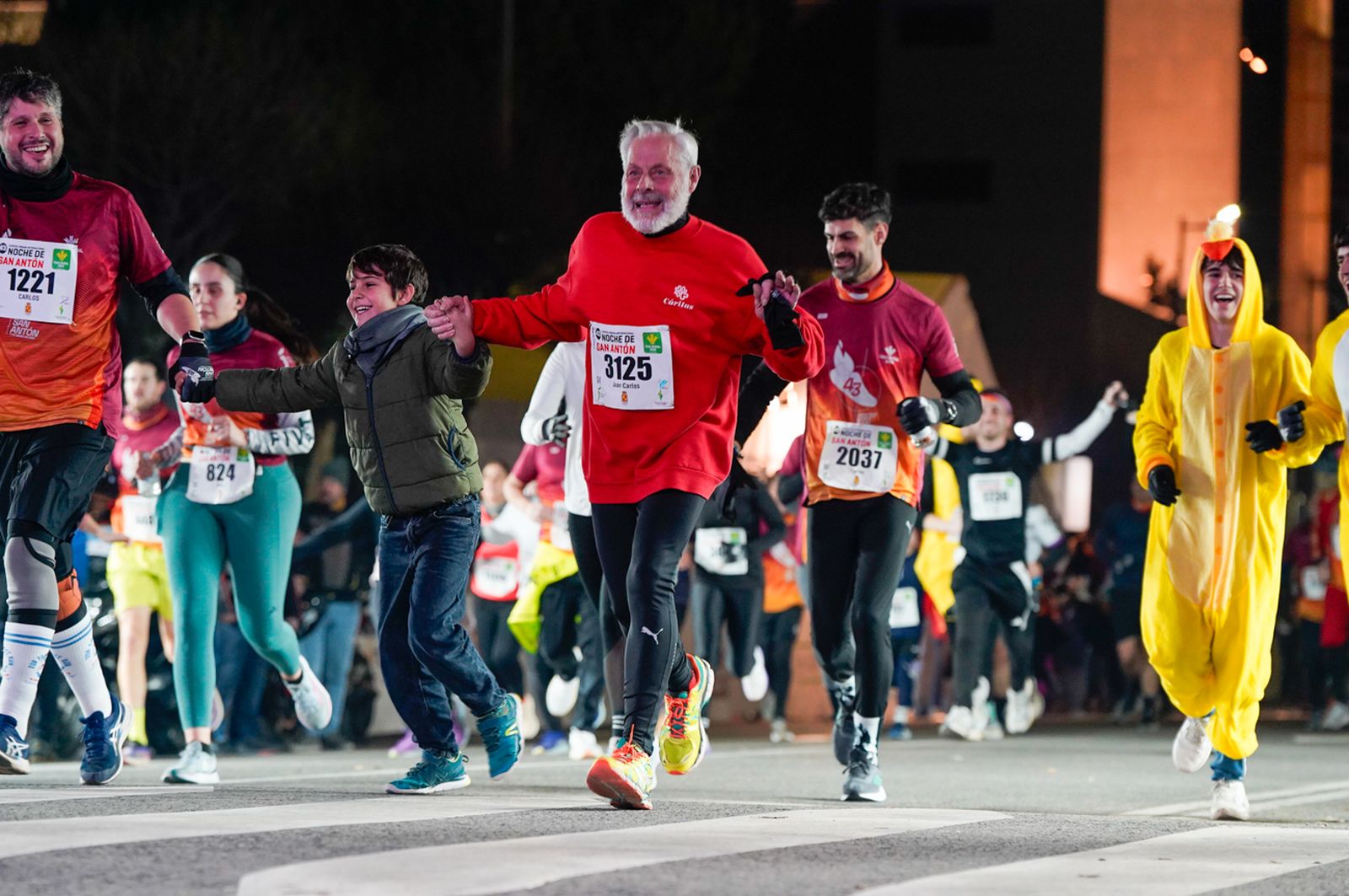 En imágenes: búscate en tu llegada a meta de la Carrera de San Antón 2026 (2)