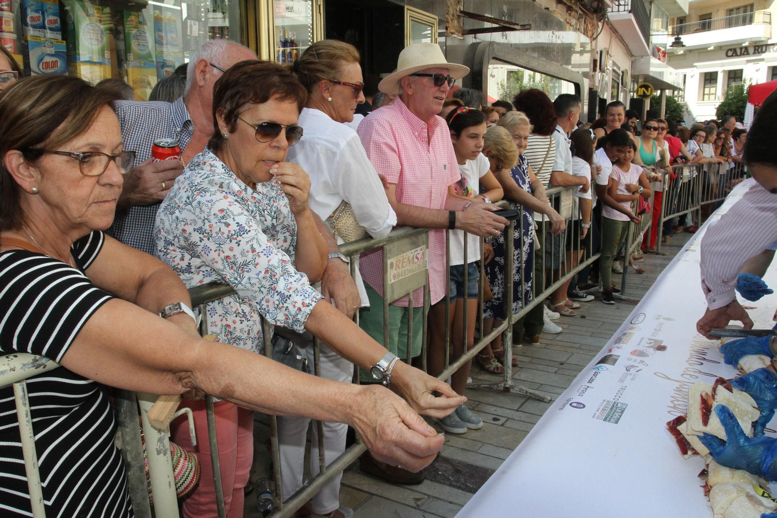 Record Guinnes del bocadillo de jamón mas grande del mundo, en Huelva