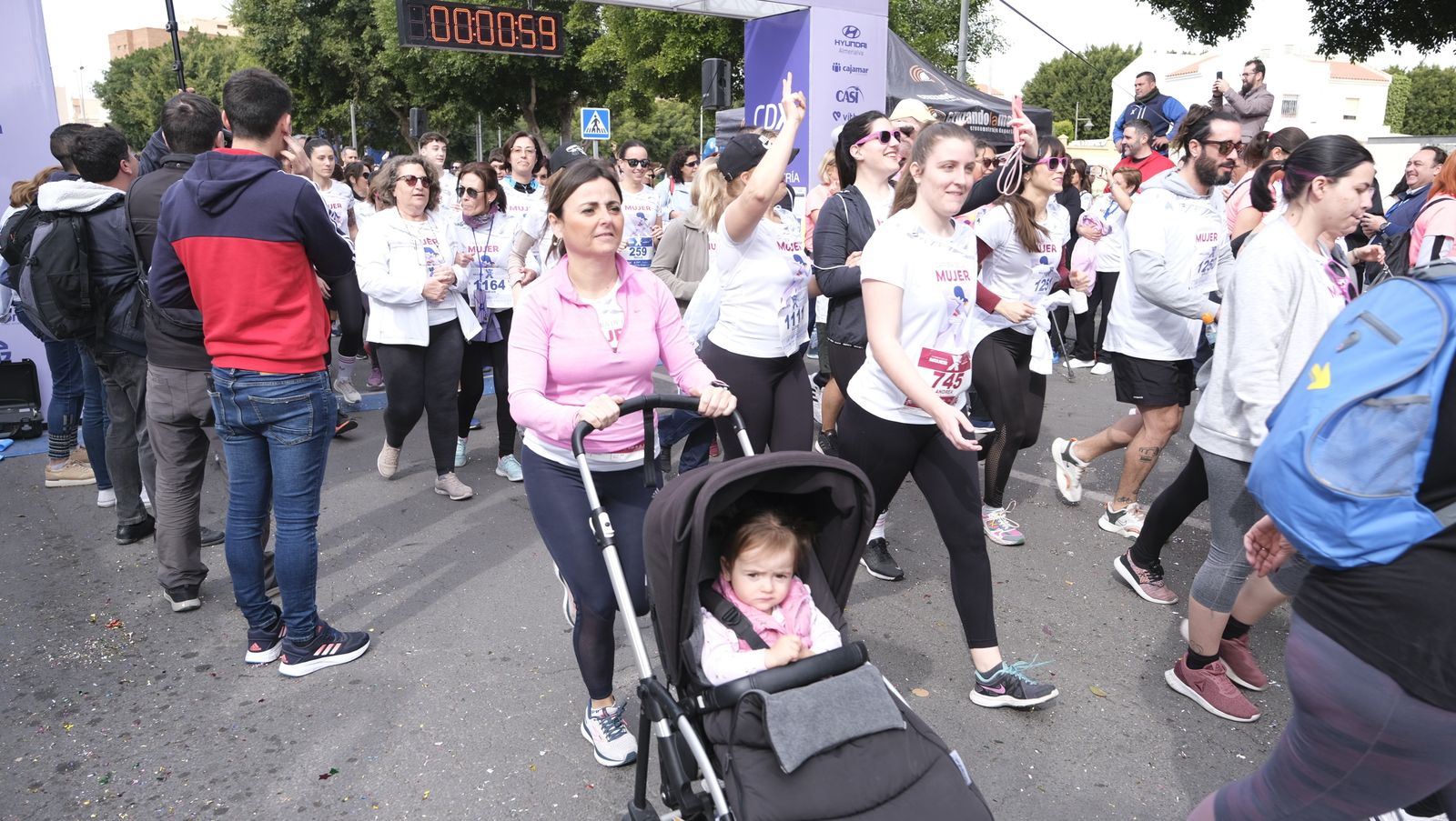 Imágenes de la Carrera de la Mujer 2023 en Almería