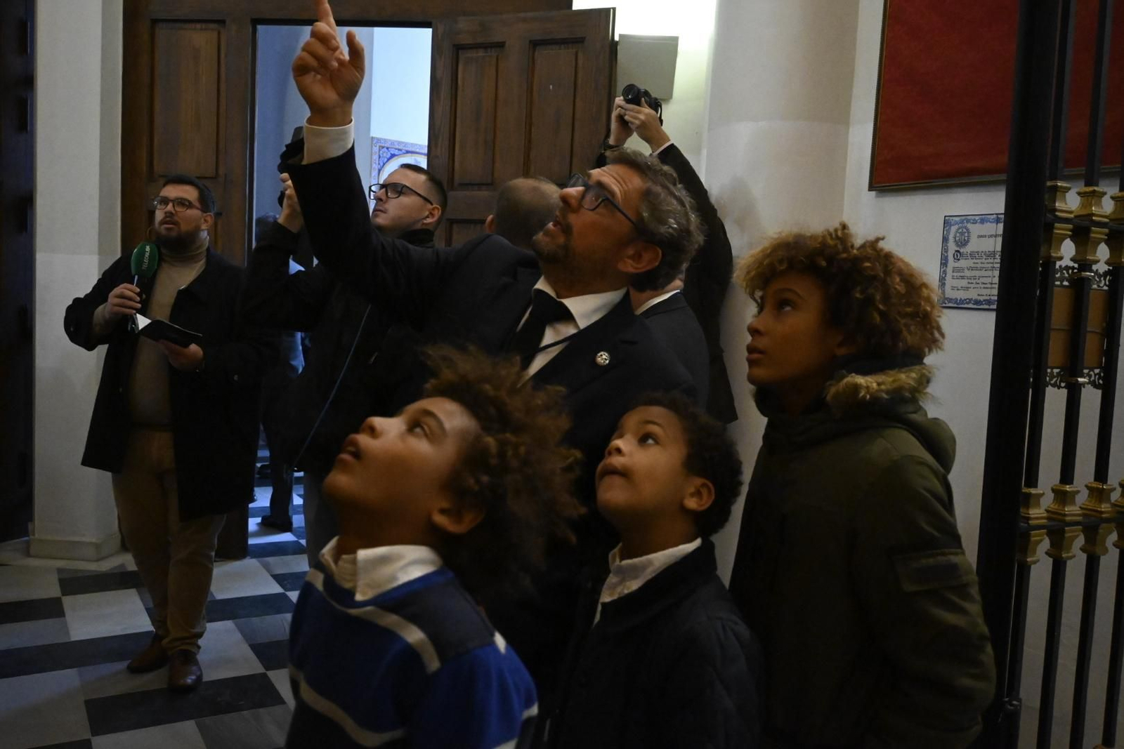 Las mejores imágenes del Miércoles Santo: Hermandad de la Santa Cruz