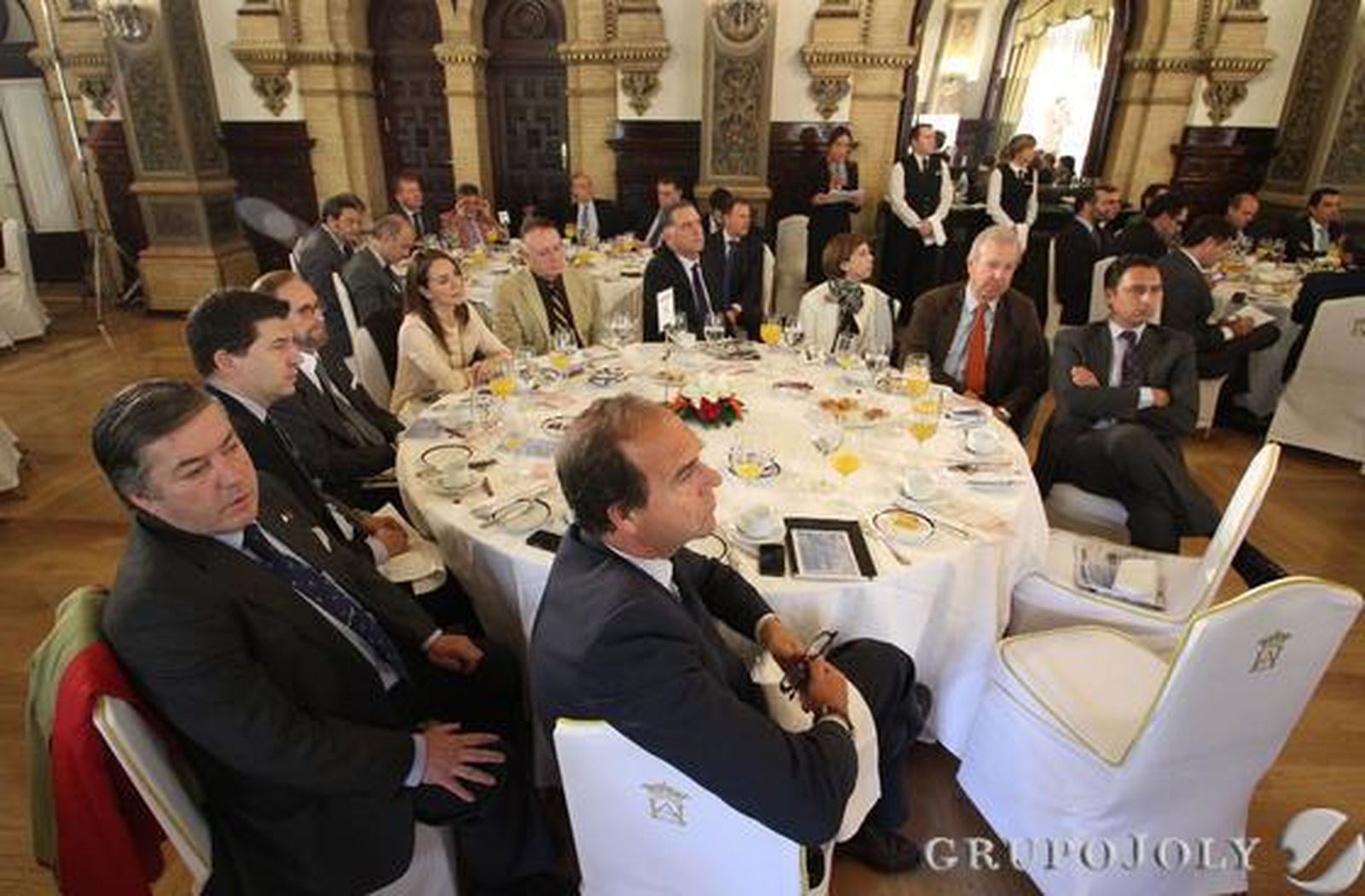 Ignacio de la Oliva, José Ignacio Bidón y Vigil de Quiñones, Eduardo Osborne, José Carlos Ruiz-Berdejo y Sigurtá, Rosa Santos, Pablo Antonio Fernández, Jaime Benjumea, Carolina González, Alfonso Barón, y Julián García de la Borbolla.  / Belén Vargas / Juan Carlos Vázquez
