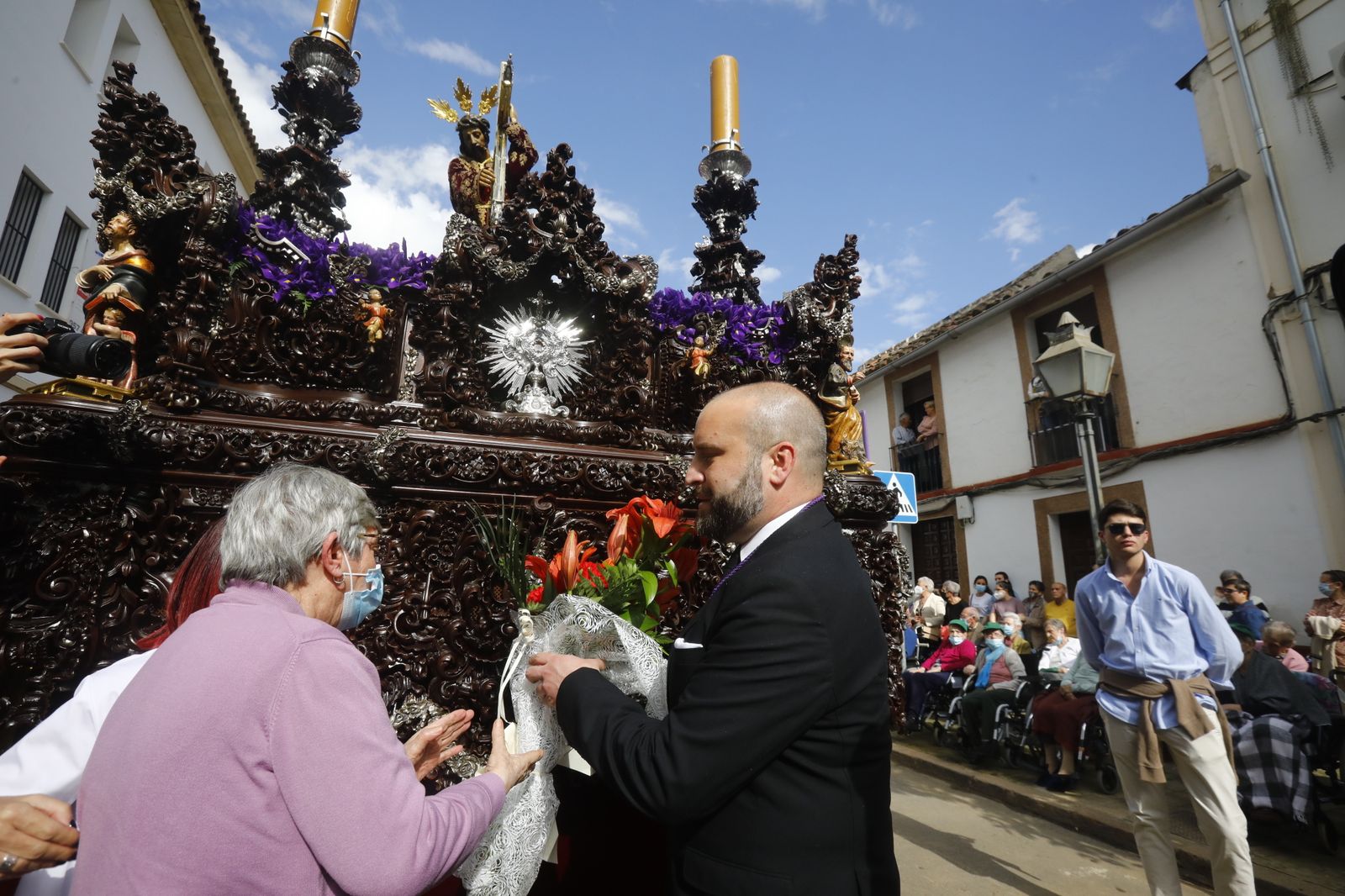 Jueves Santo en Córdoba: La procesión del Nazareno, en imágenes