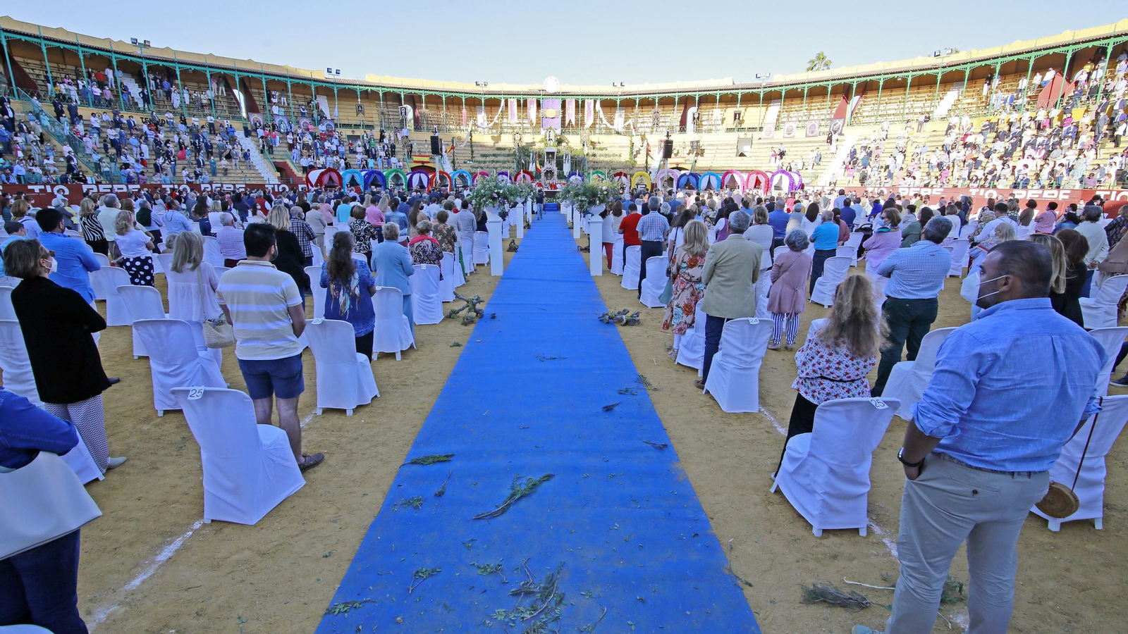 Imágenes de la Misa de Pentecostés en la Plaza de Toros de Jerez