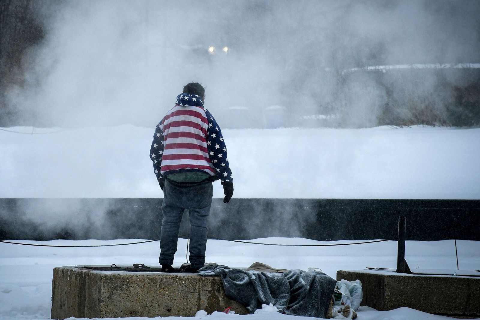 Las gélidas y blancas imágenes que deja la tormenta monstruosa en los EEUU